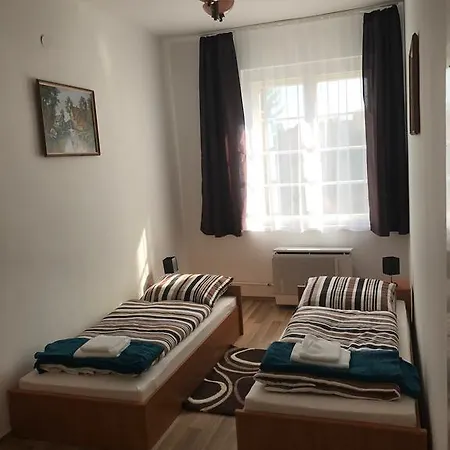 Eva Apartman *